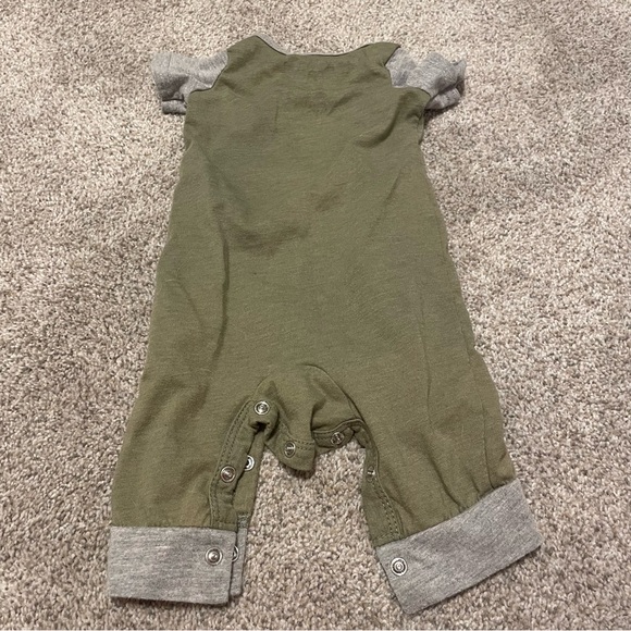 Bundle of Two Star Wars Baby Yoda Infant Clothes - Picture 8 of 10